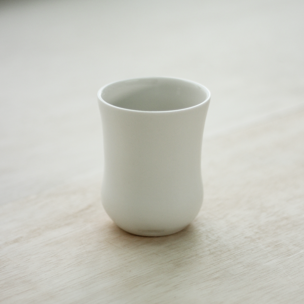 Porcelain Curvy Cup